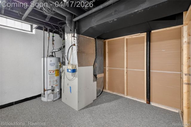 30310 Valenti Drive, Warren, MI 48088