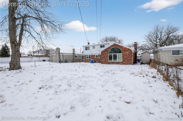 30310 Valenti Drive, Warren, MI 48088