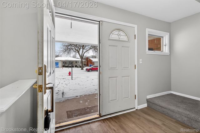 30310 Valenti Drive, Warren, MI 48088