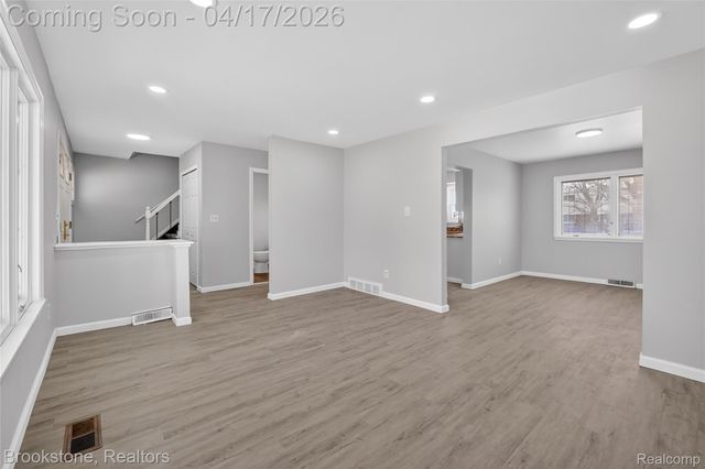 30310 Valenti Drive, Warren, MI 48088