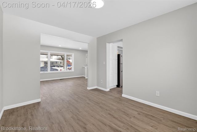 30310 Valenti Drive, Warren, MI 48088