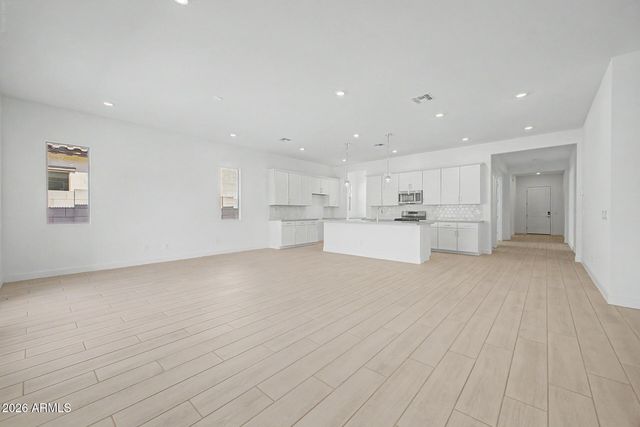 22204 W BLACKHAWK Drive, Surprise, AZ 85387