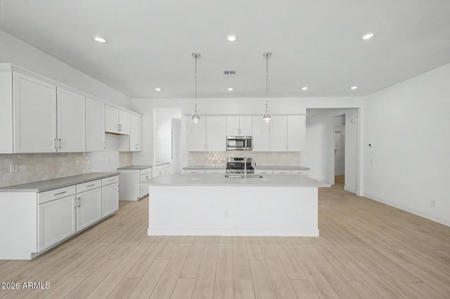22204 W BLACKHAWK Drive, Surprise, AZ 85387