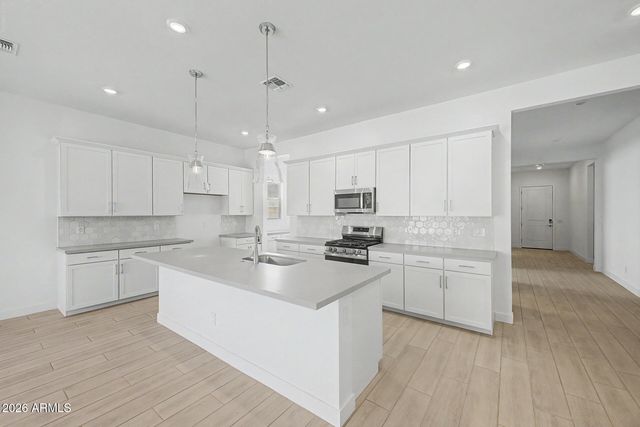 22204 W BLACKHAWK Drive, Surprise, AZ 85387