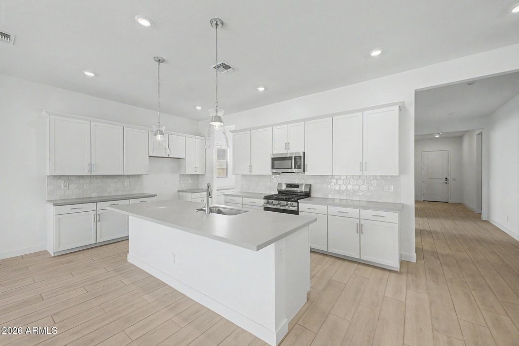 22204 W BLACKHAWK Drive, Surprise, AZ 85387 — photo 5