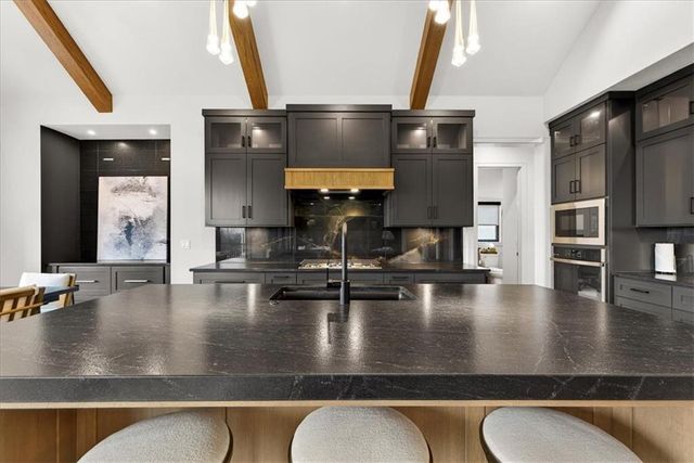 5818 N Lucerne Avenue, Kansas City, MO 64151