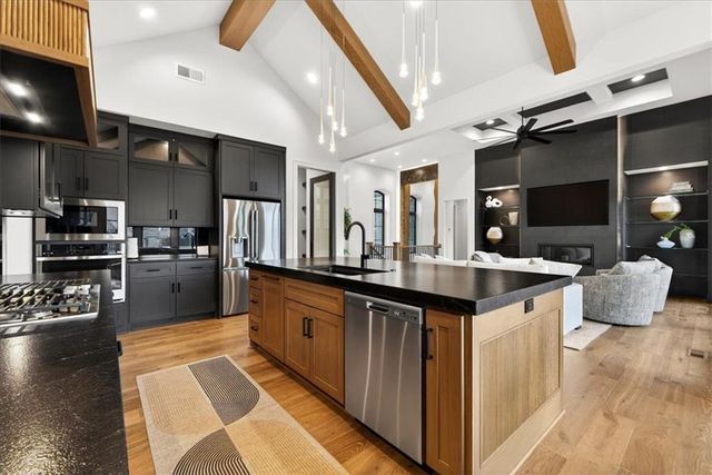 5818 N Lucerne Avenue, Kansas City, MO 64151