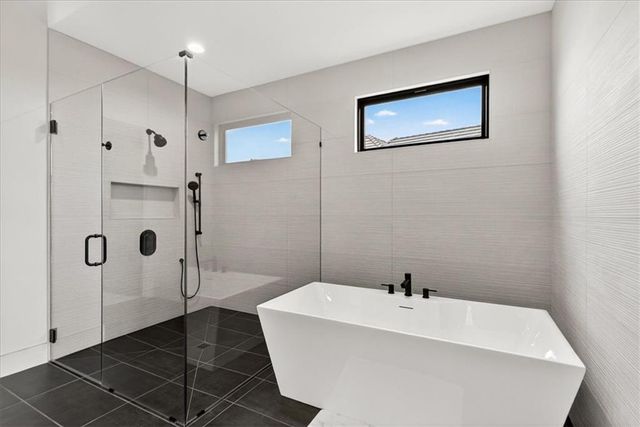 5818 N Lucerne Avenue, Kansas City, MO 64151