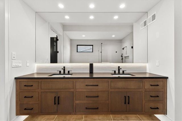 5818 N Lucerne Avenue, Kansas City, MO 64151