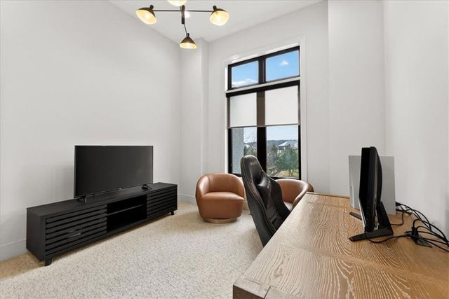 5818 N Lucerne Avenue, Kansas City, MO 64151