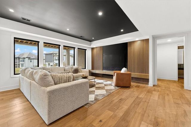 5818 N Lucerne Avenue, Kansas City, MO 64151