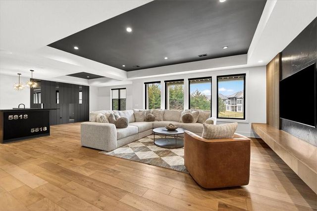 5818 N Lucerne Avenue, Kansas City, MO 64151