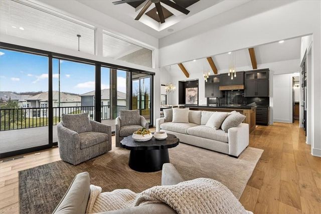 5818 N Lucerne Avenue, Kansas City, MO 64151