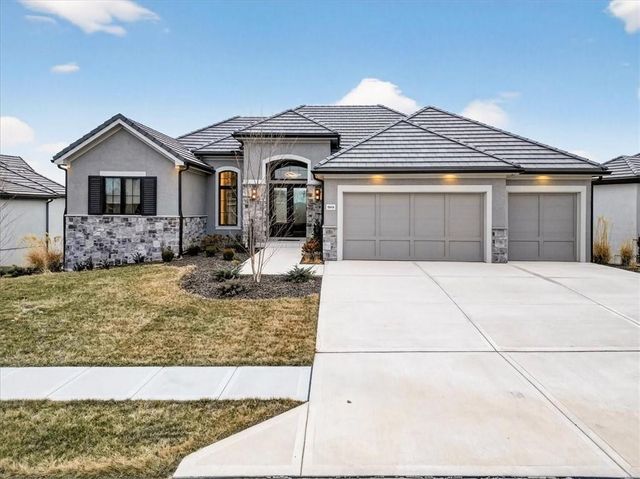 5818 N Lucerne Avenue, Kansas City, MO 64151