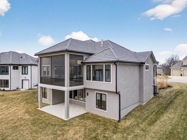 5818 N Lucerne Avenue, Kansas City, MO 64151