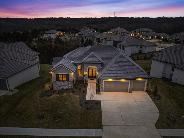 5818 N Lucerne Avenue, Kansas City, MO 64151