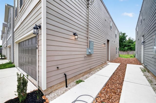 9022 Madera Road A, Houston, TX 77078