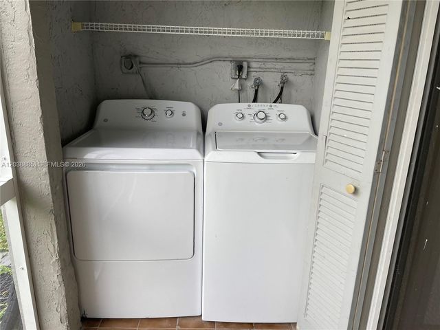 426 NE 210th Cir Ter 103-2, Miami, FL 33179