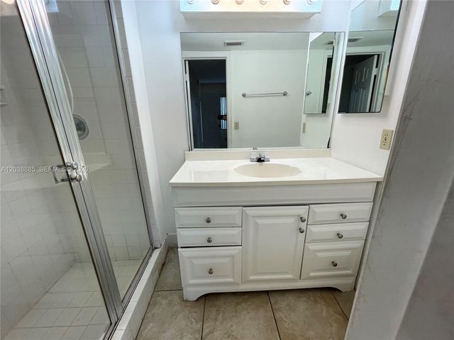 426 NE 210th Cir Ter 103-2, Miami, FL 33179