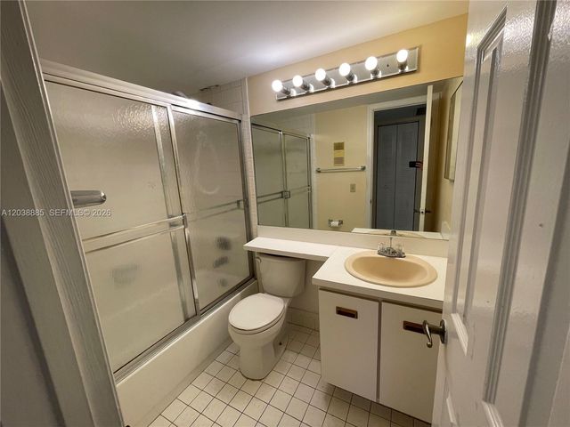 426 NE 210th Cir Ter 103-2, Miami, FL 33179