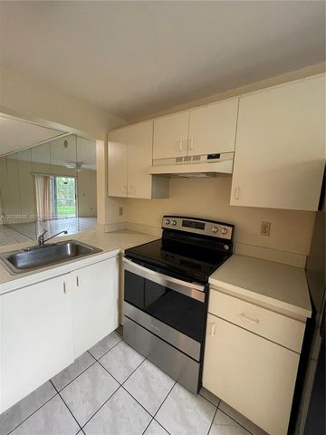 426 NE 210th Cir Ter 103-2, Miami, FL 33179