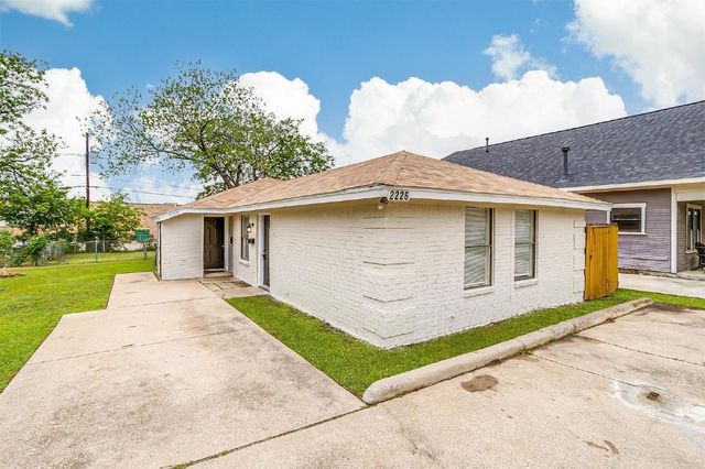 2226 Washington Avenue, Fort Worth, TX 76110