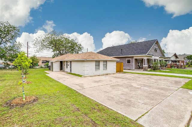 2226 Washington Avenue, Fort Worth, TX 76110