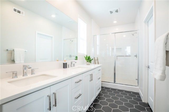 36 Crown Point Drive, Rancho Mission Viejo, CA 92694