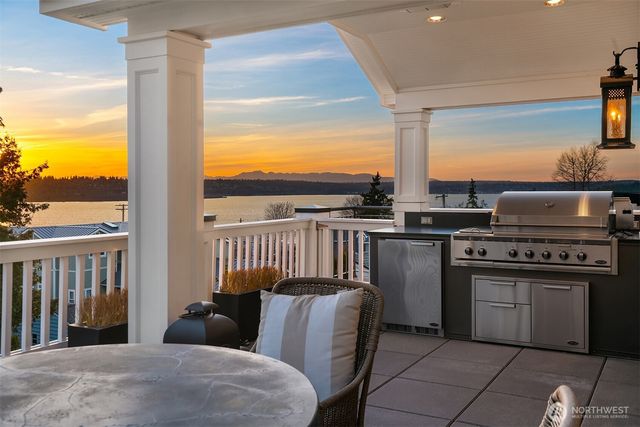 433 11th Avenue W, Kirkland, WA 98033