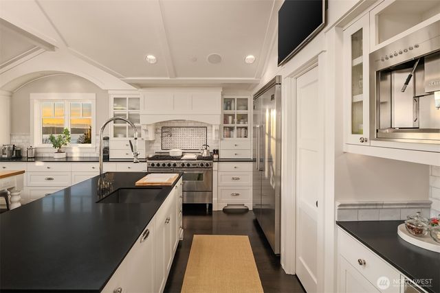 433 11th Avenue W, Kirkland, WA 98033