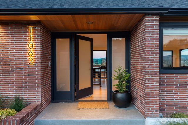 11062 Auburn Avenue S, Seattle, WA 98178