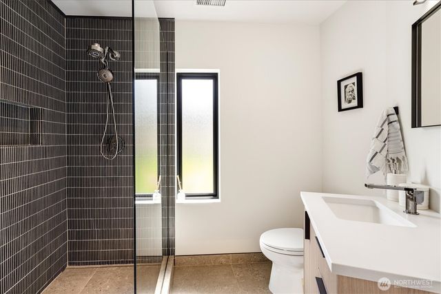 11062 Auburn Avenue S, Seattle, WA 98178