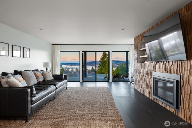 11062 Auburn Avenue S, Seattle, WA 98178