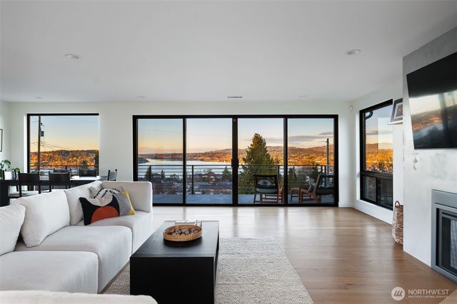 11062 Auburn Avenue S, Seattle, WA 98178