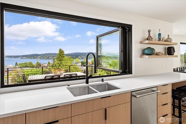 11062 Auburn Avenue S, Seattle, WA 98178