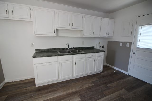 8071 Roosevelt Street, Taylor, MI 48180