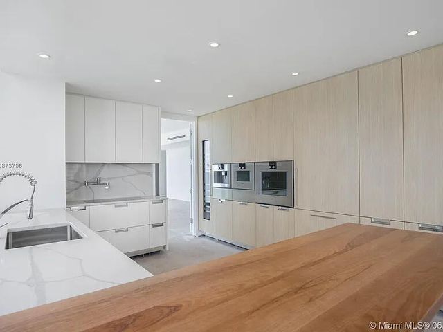 15701 Collins Avenue 701, Sunny Isles Beach, FL 33160