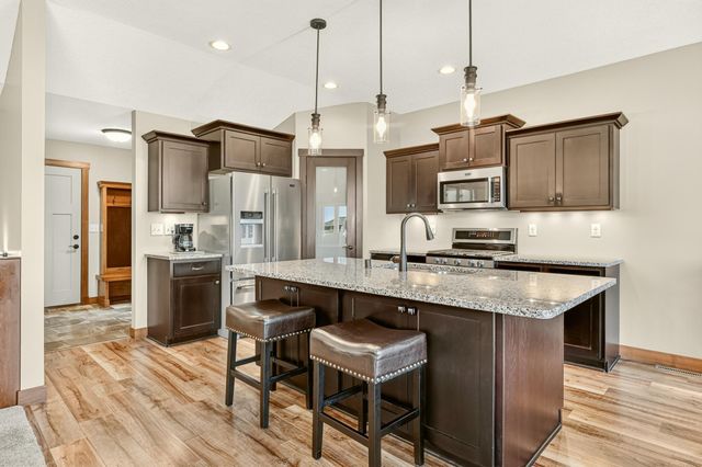 855 Grand Ridge Drive NE, Byron, MN 55920