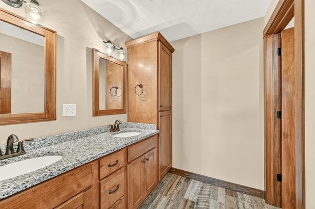 855 Grand Ridge Drive NE, Byron, MN 55920