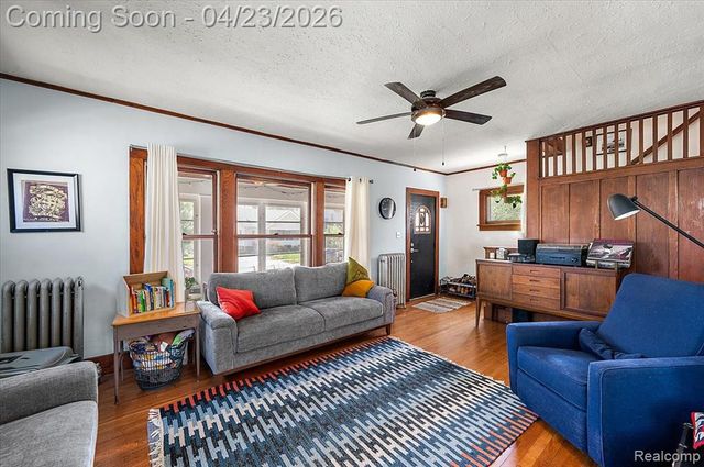 335 E Lawrence Avenue, Royal Oak, MI 48073