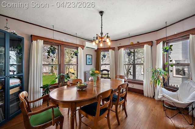 335 E Lawrence Avenue, Royal Oak, MI 48073