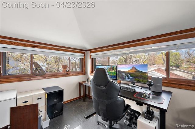 335 E Lawrence Avenue, Royal Oak, MI 48073