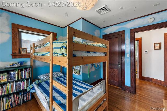 335 E Lawrence Avenue, Royal Oak, MI 48073