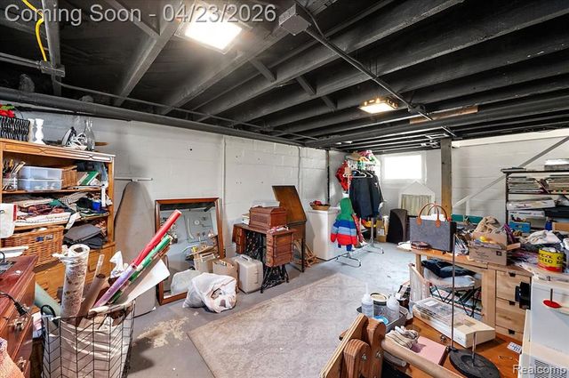 335 E Lawrence Avenue, Royal Oak, MI 48073