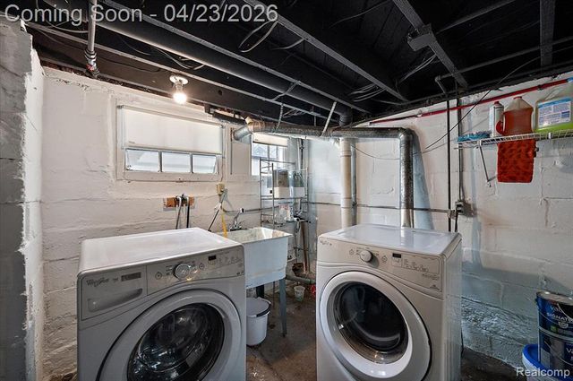 335 E Lawrence Avenue, Royal Oak, MI 48073