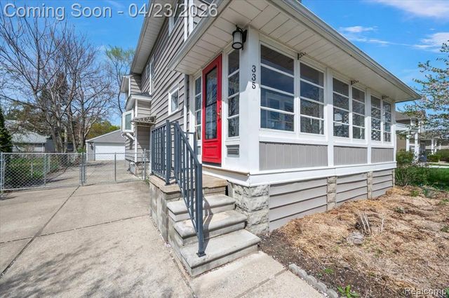 335 E Lawrence Avenue, Royal Oak, MI 48073