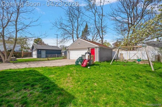 335 E Lawrence Avenue, Royal Oak, MI 48073