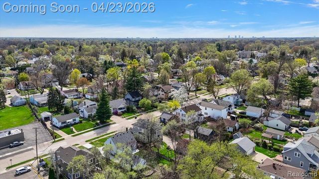 335 E Lawrence Avenue, Royal Oak, MI 48073
