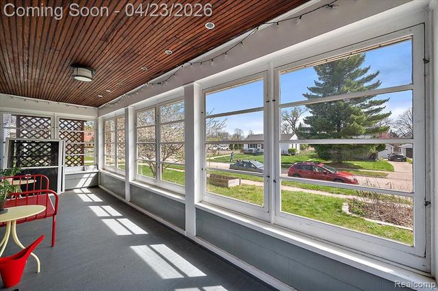 335 E Lawrence Avenue, Royal Oak, MI 48073