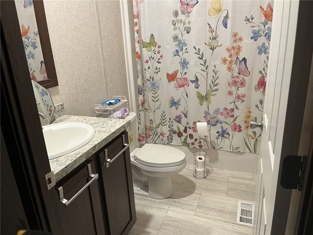 11809 pinewood, Wolcott, NY 14590